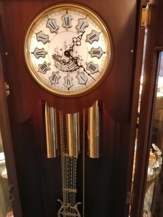 Antigo Relogio De Sala Em Cerejeira Todo Trabalhado