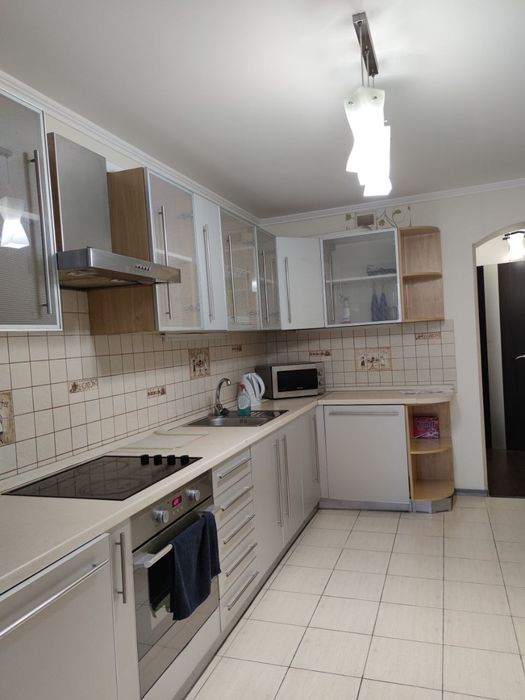 Здам Ік квартиру Драгоманова 15а, метро Позняки