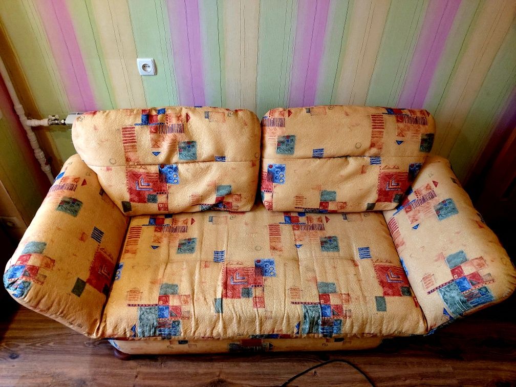 Хімчистка м'яких меблів: диван, матрас, крісло, стілець
