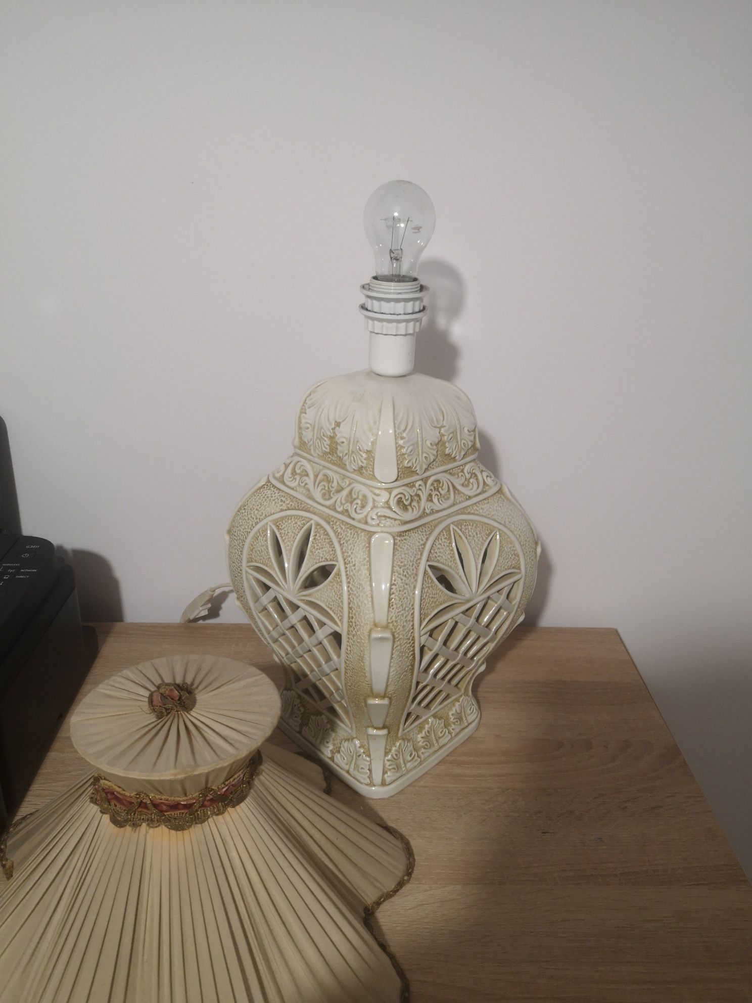 Lampa stojąca porcelanowa.