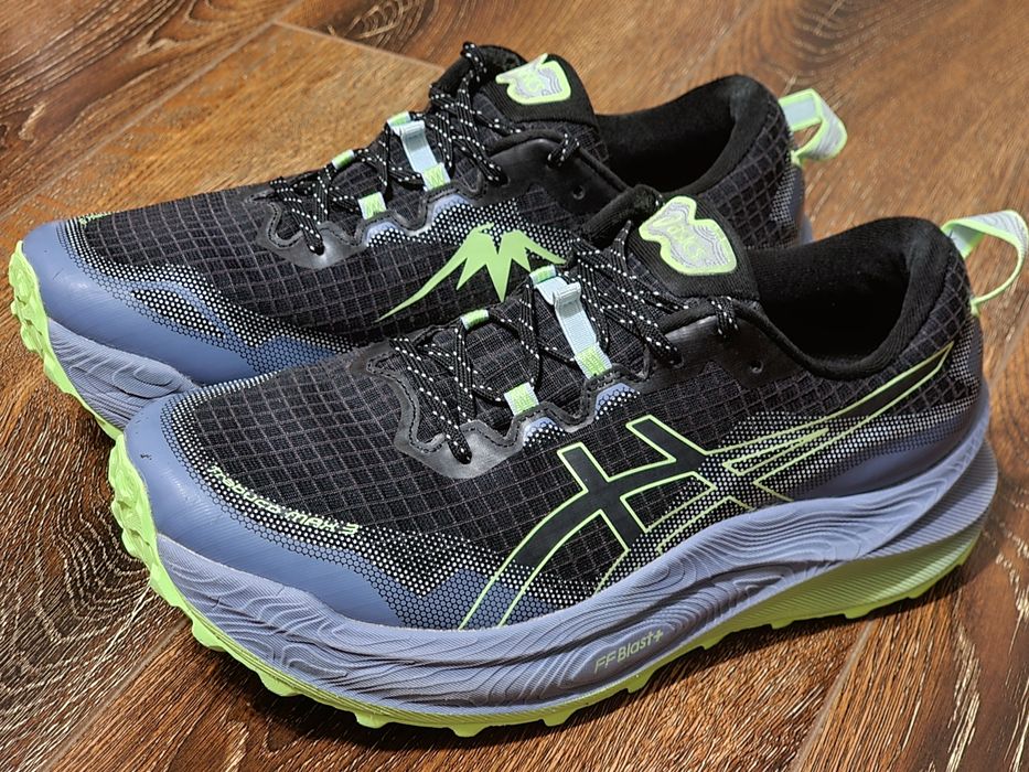 Оригінал 100%  чоловічі кросівки asics trabuco max 3  euro 44