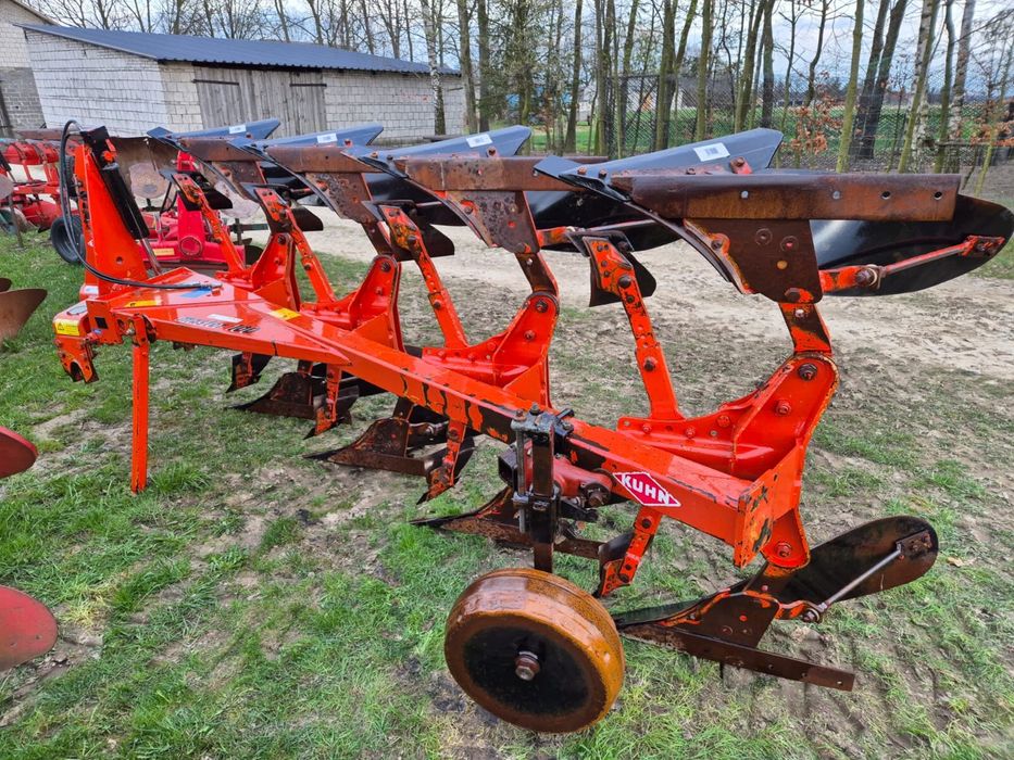Pług obrotowy KUHN Master 100 4 skibowy