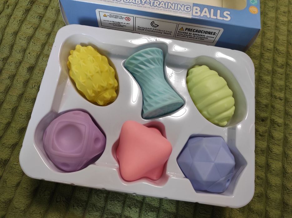 Набір тактильних іграшок сенсорні м'ячики для масажу купання