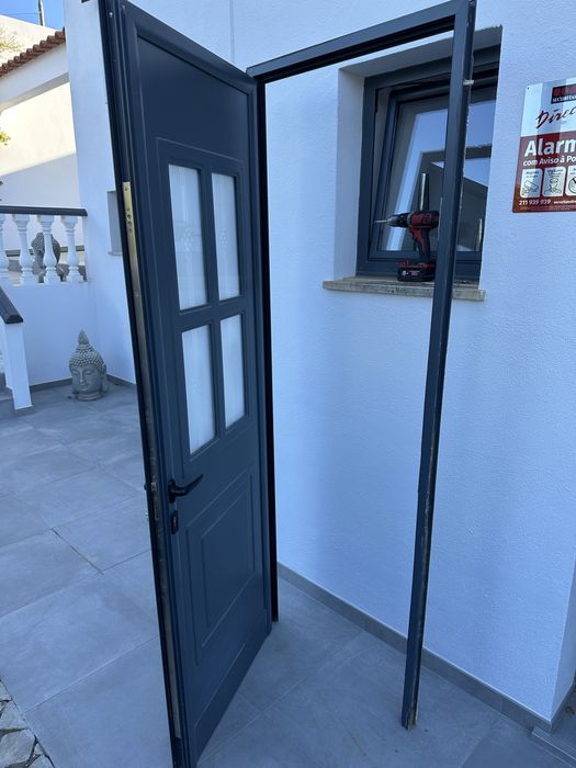 Portas de entrada em aluminio