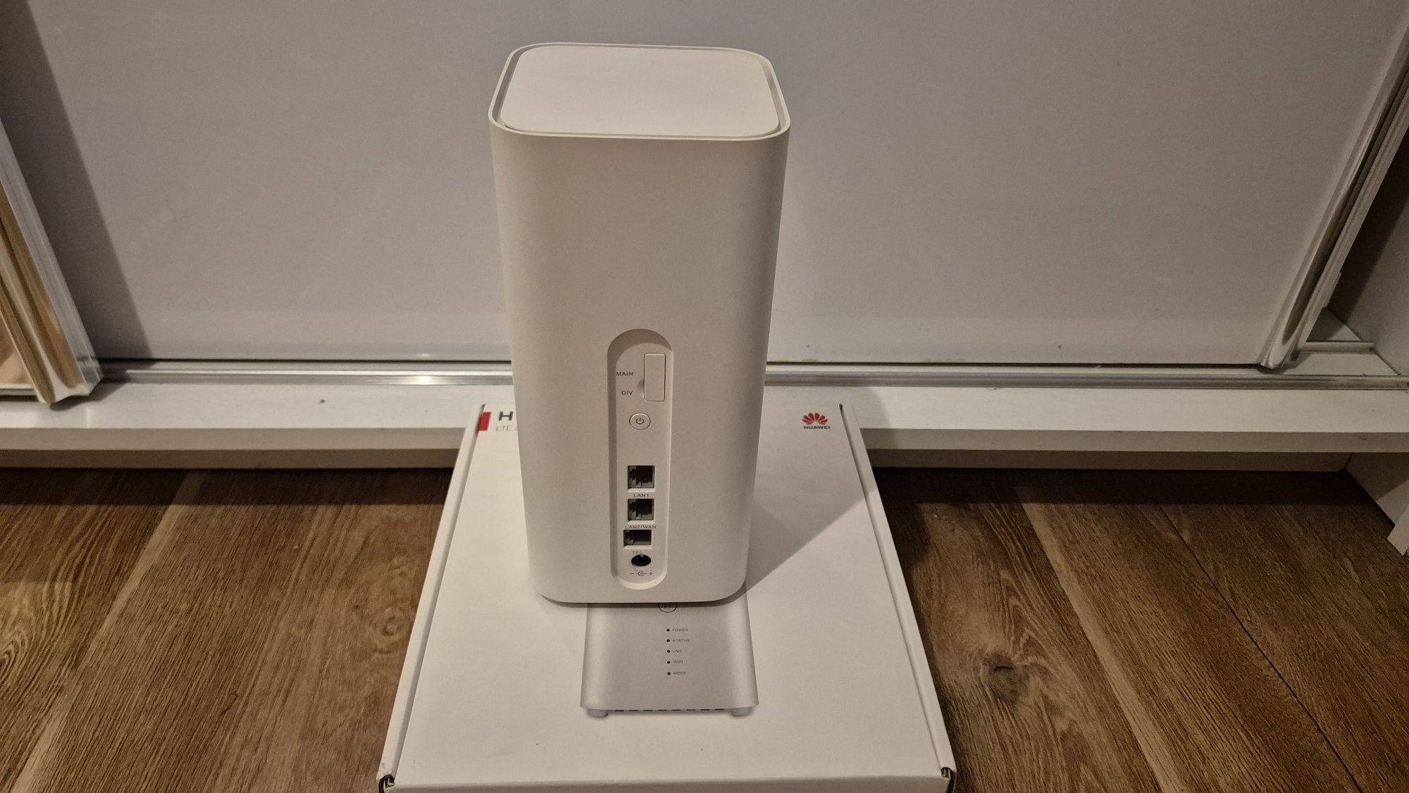 Modem Router Huawei B818-263