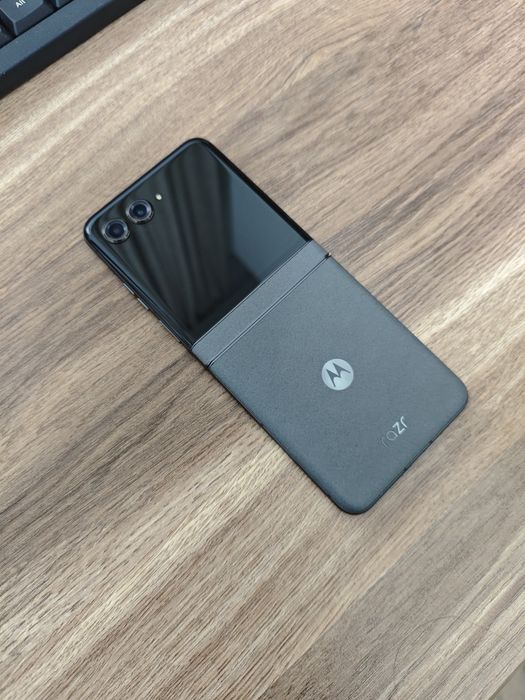 Motorola Razr 50 (2024)