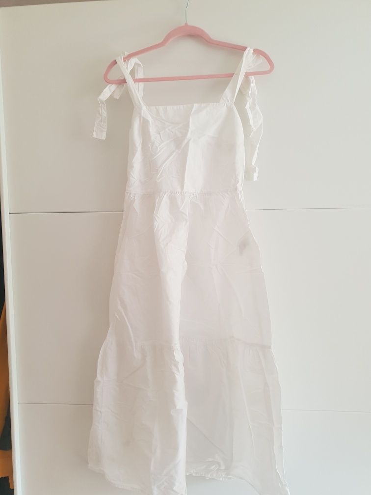 Sukienka biala Stradivarius rozmiar M