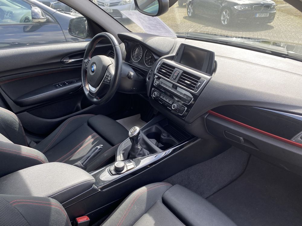 BMW 116d Line Sport - Nacional - vidros com protecção solar - 1 dono