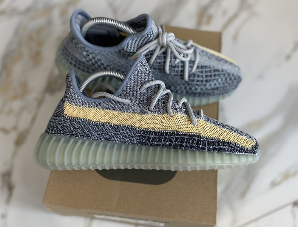 Yeezy 350 Ash Blue us7 original adidas yezzy изи женские