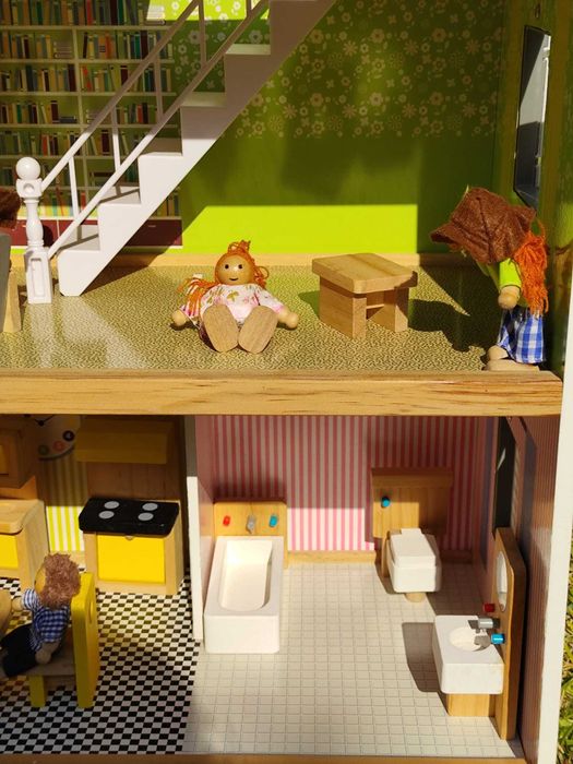 Casinha de bonecas, com acessórios incluídos