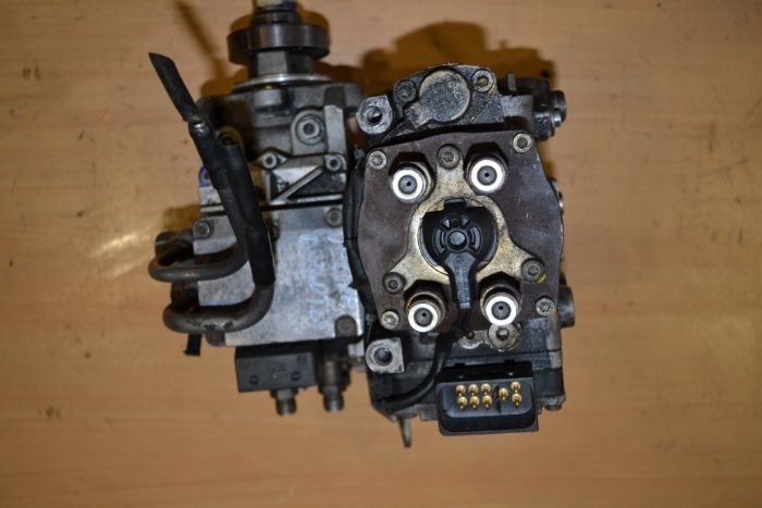 Топливный насос ТНВД Opel Vectra B 2.0 DTI Saab 9-3 0470504004