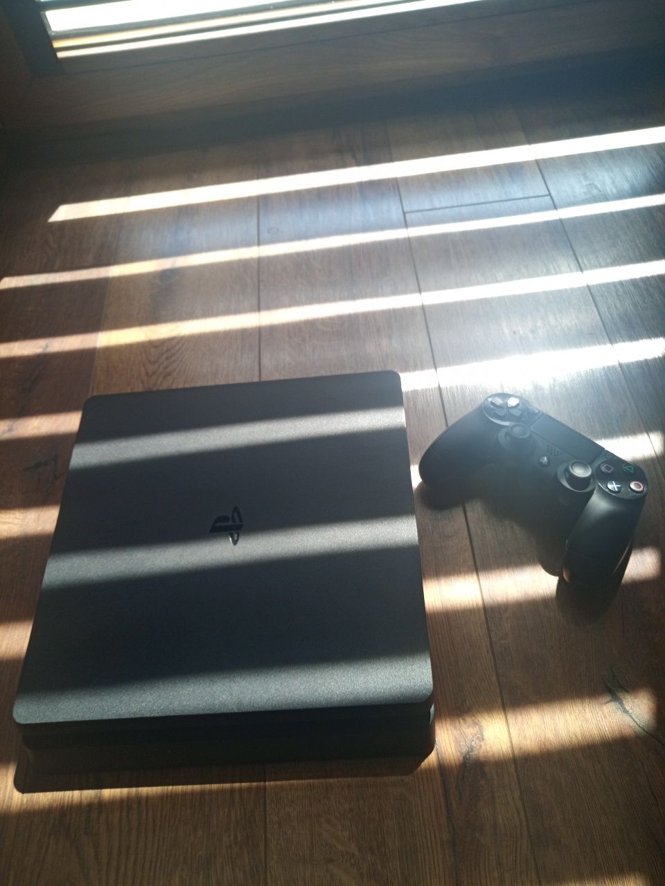 Ps4 slim plus pad