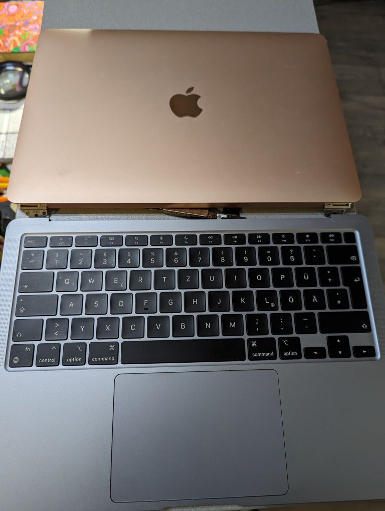 Apple MacBook A13 a2337 разборка
