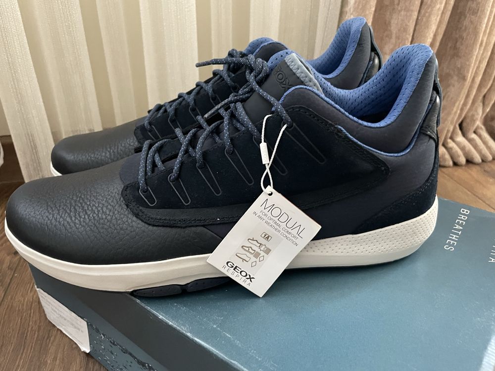 Новые кроссовки Geox р 44