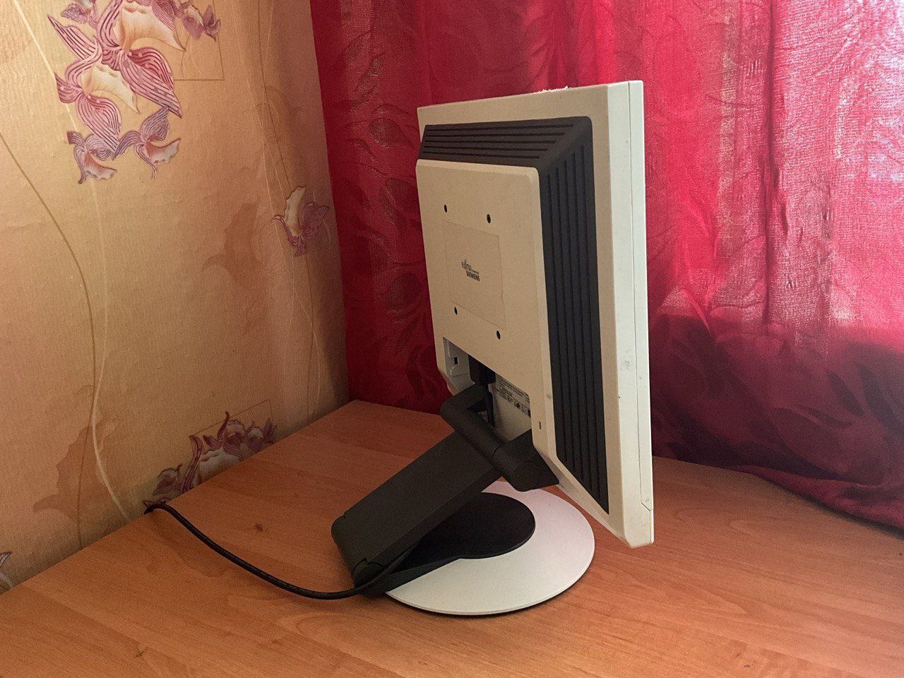 Монітор Fujitsu Siemens Scenic View B17-2