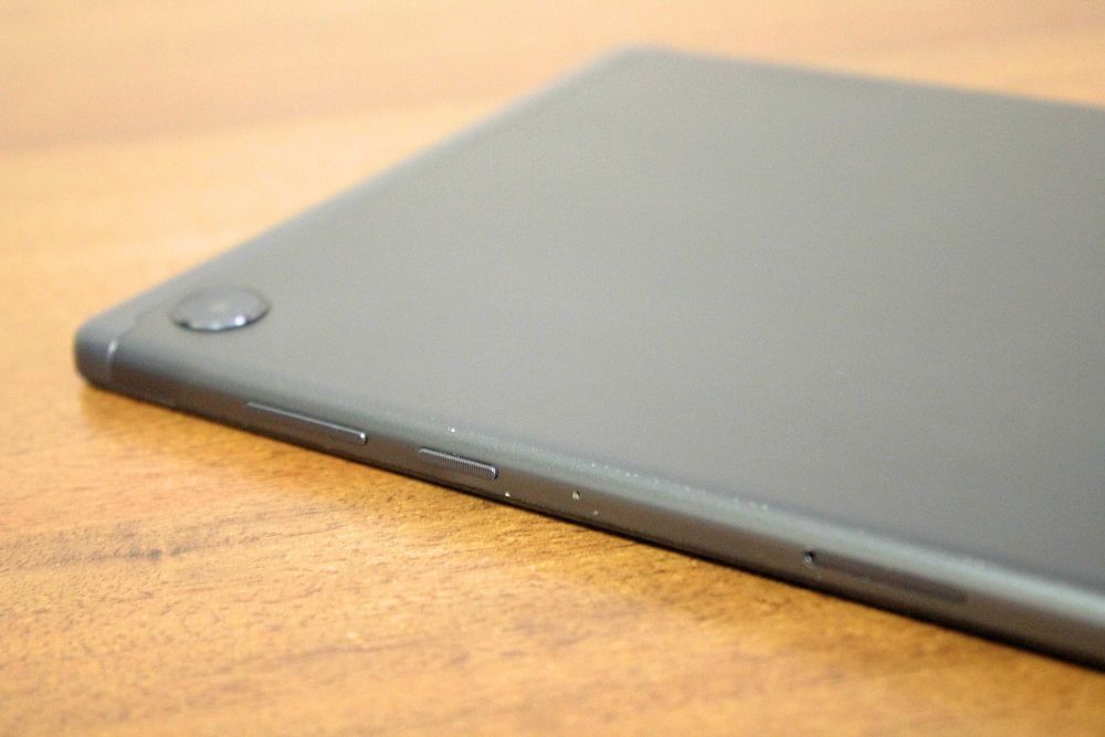 Планшет Lenovo TAB M10 HD TB-X306F