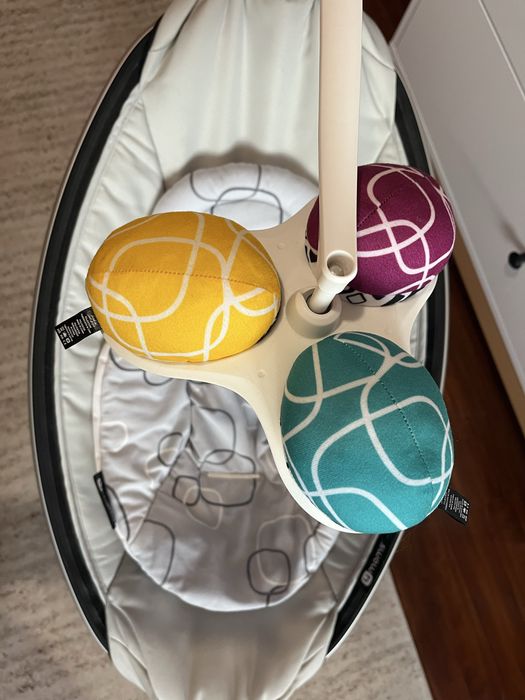 заколисуючий центр 4moms mamaroo 4.0