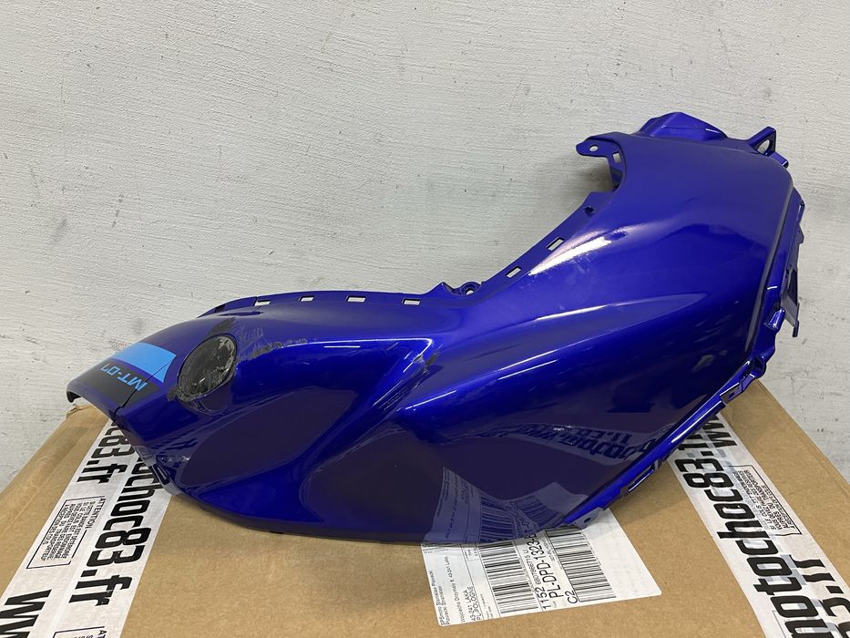YAMAHA MT-07  mtn690 osłona owiewka zbiornik bok prawa str