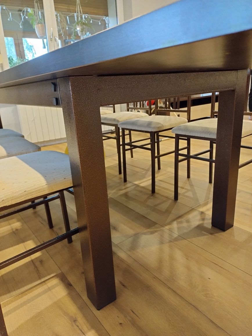 Stół i 12 krzeseł