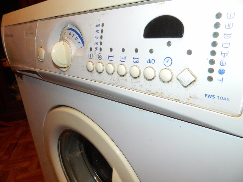 Стиральная машина Electrolux EWS 1046 на запчасти
