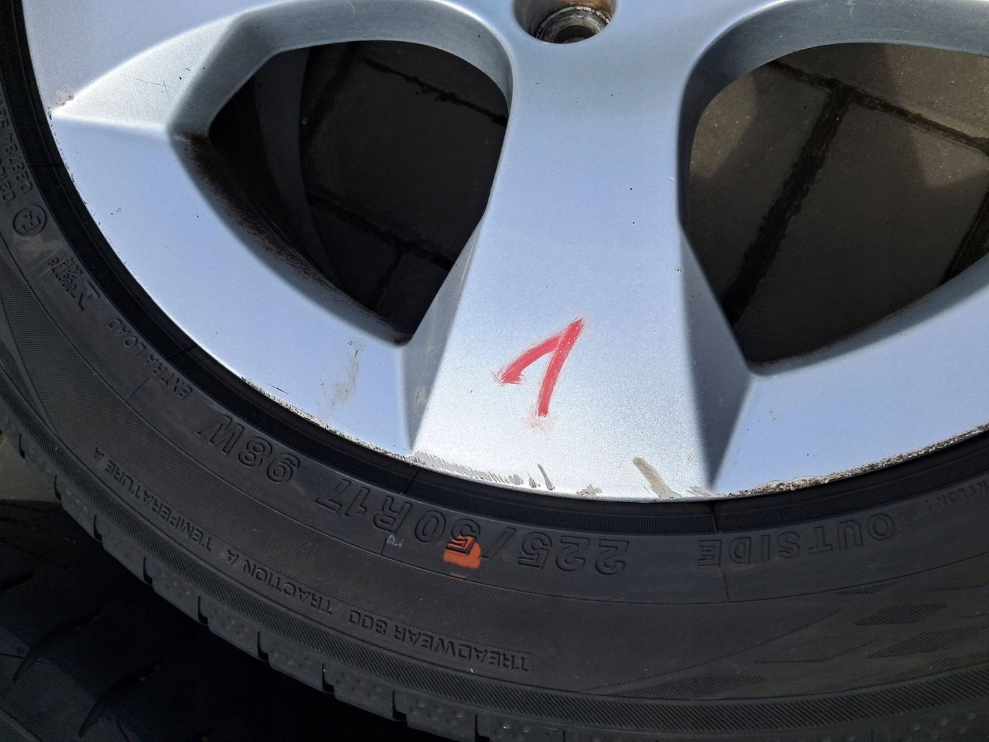Peugeot 3008 I FELGI Aluminiowe 17&quot; 4x108 ET29 opony 225/50R17