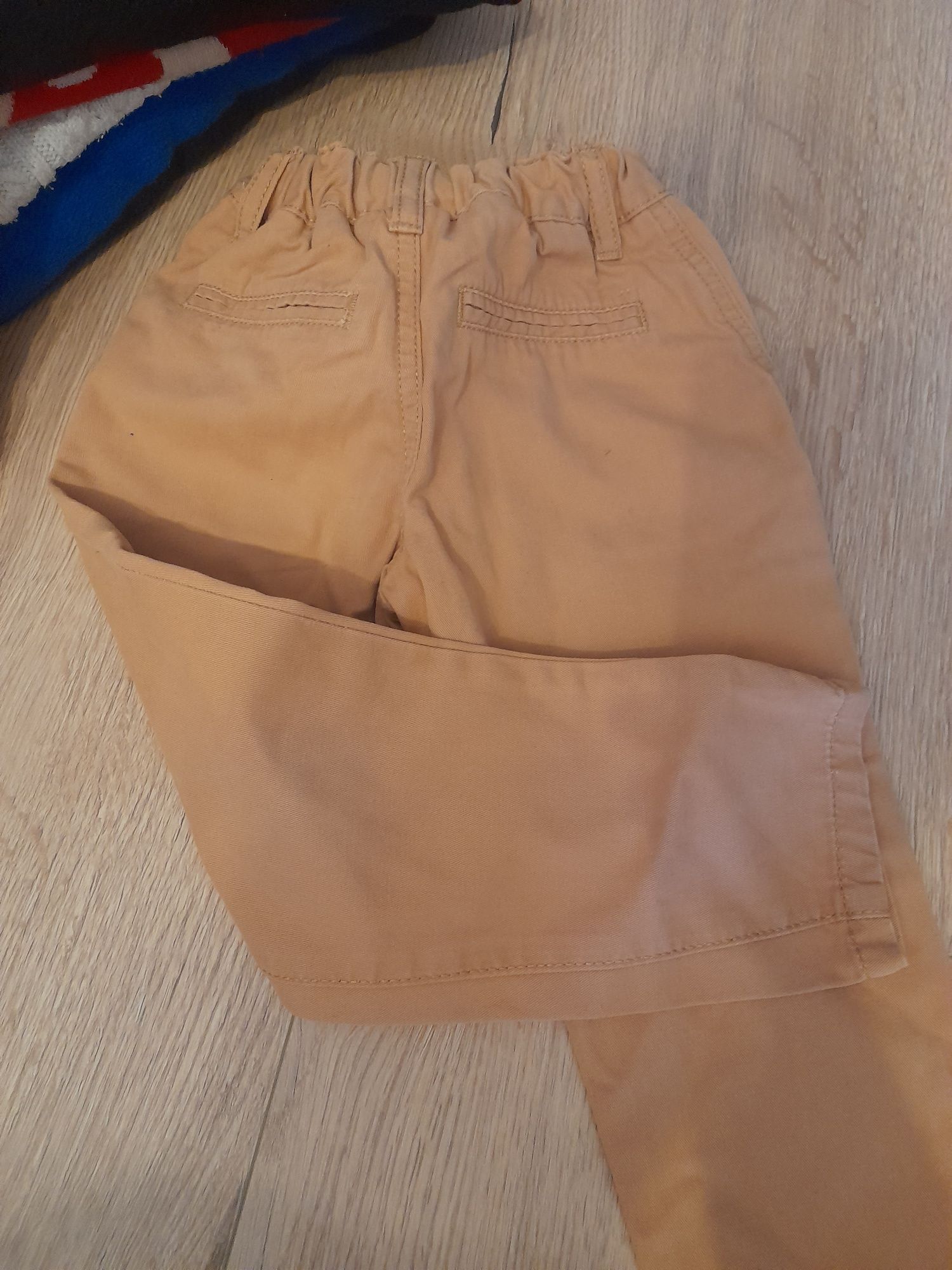 Karmelowe jasne spodnie eleganckie, casual roZ. 98