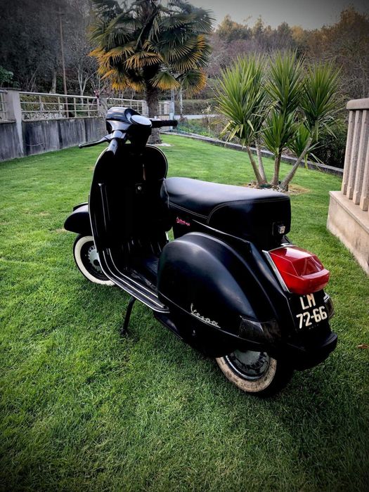 Vespa PX 125 preta