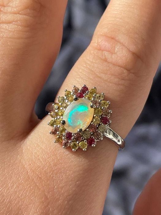 Кольцо из серебра 925 пробы с опалом и сапфиром. 17 18.18.5