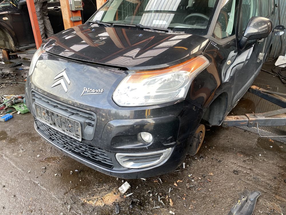 Бампер Ситроен Пікассо С3 Citroen Picasso C3 2008-2012