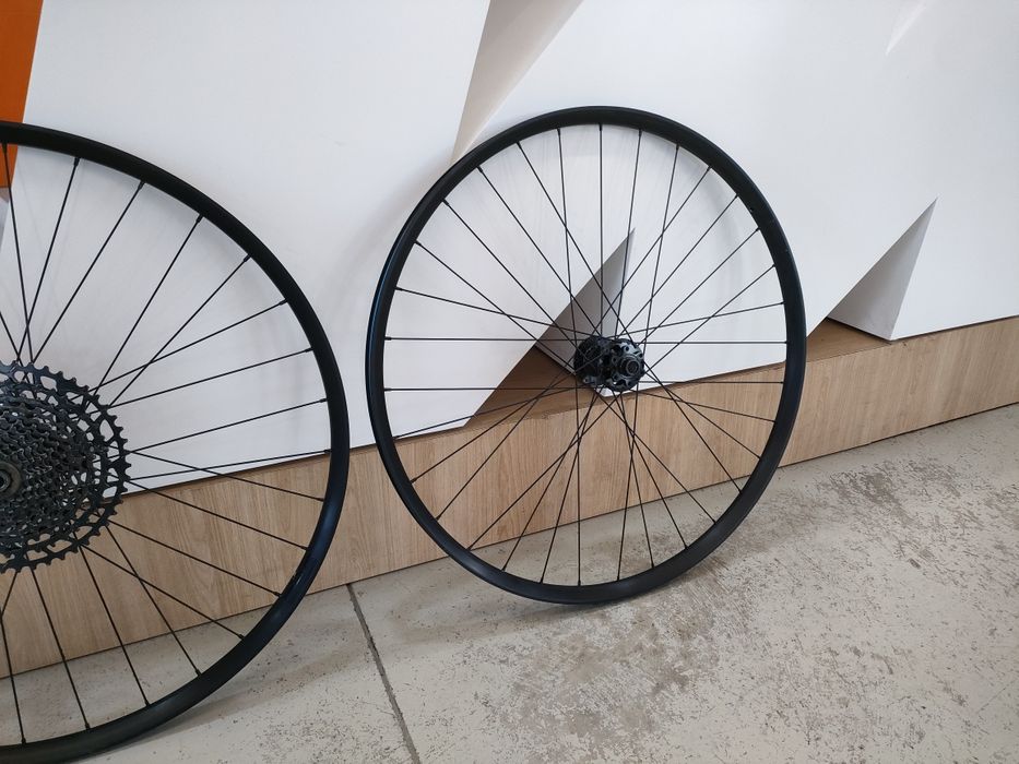 Rodas 29 em alumínio,mais cassete sram 12 v já preparadas para tubless