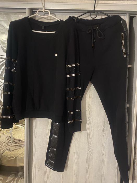 Продам полгулочный костюм 48-50 р