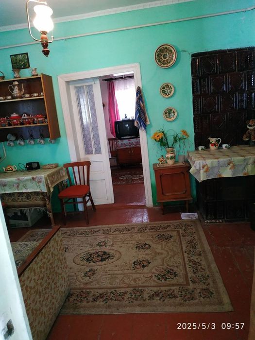 Продається будинок в с. Хотимир Тлумацького р-ну
із земельною ділянкою