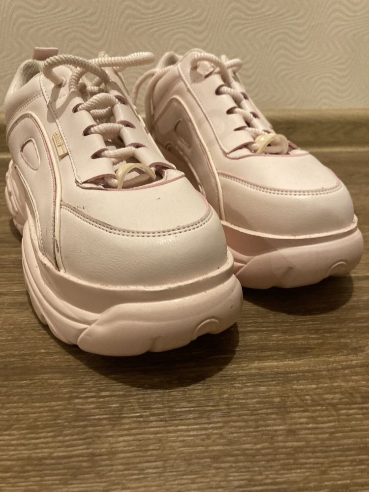Розовые массивные кроссовки на высокой подошве косплей лолита y2k
