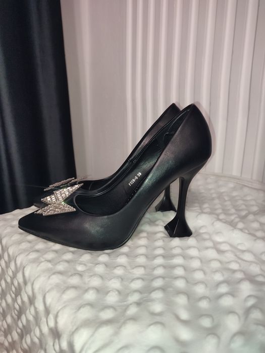 Жіночі елегантні туфельки