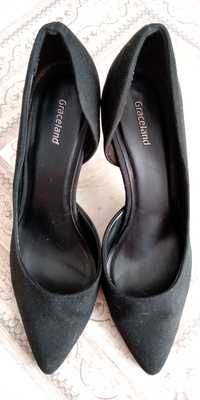 Жіночі фірмові туфлі р.37