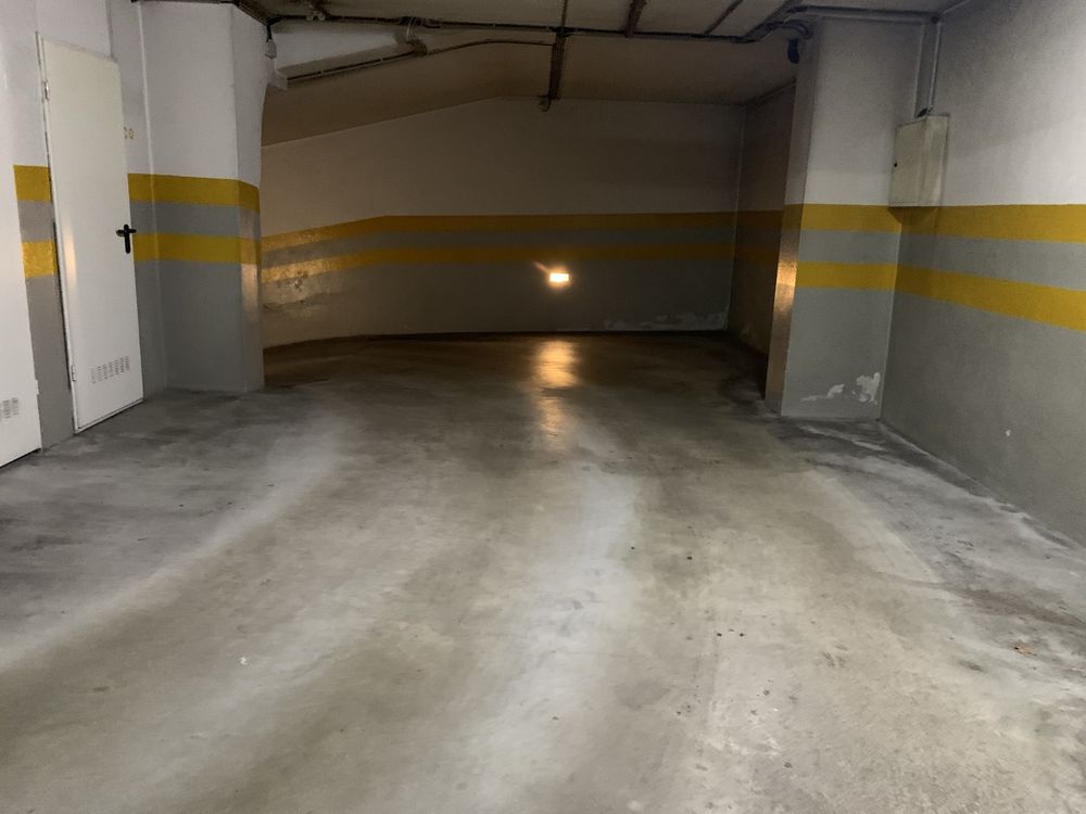 2 lugares de garagem  com 27 m2