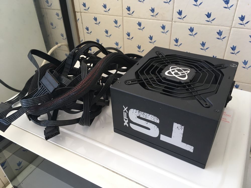 Fonte  XFX TS 550W para pc gaming