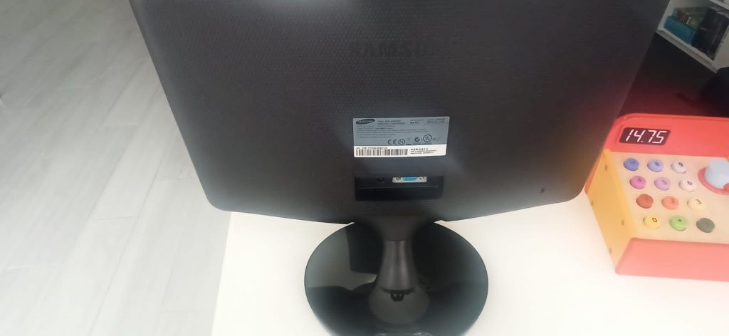 Monitor Samsung em bom estado