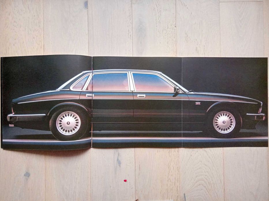 Jaguar 1987 - XJ6 SOVEREIGN DAIMLER silniki 3.6 - prospekt 46 str. BDB