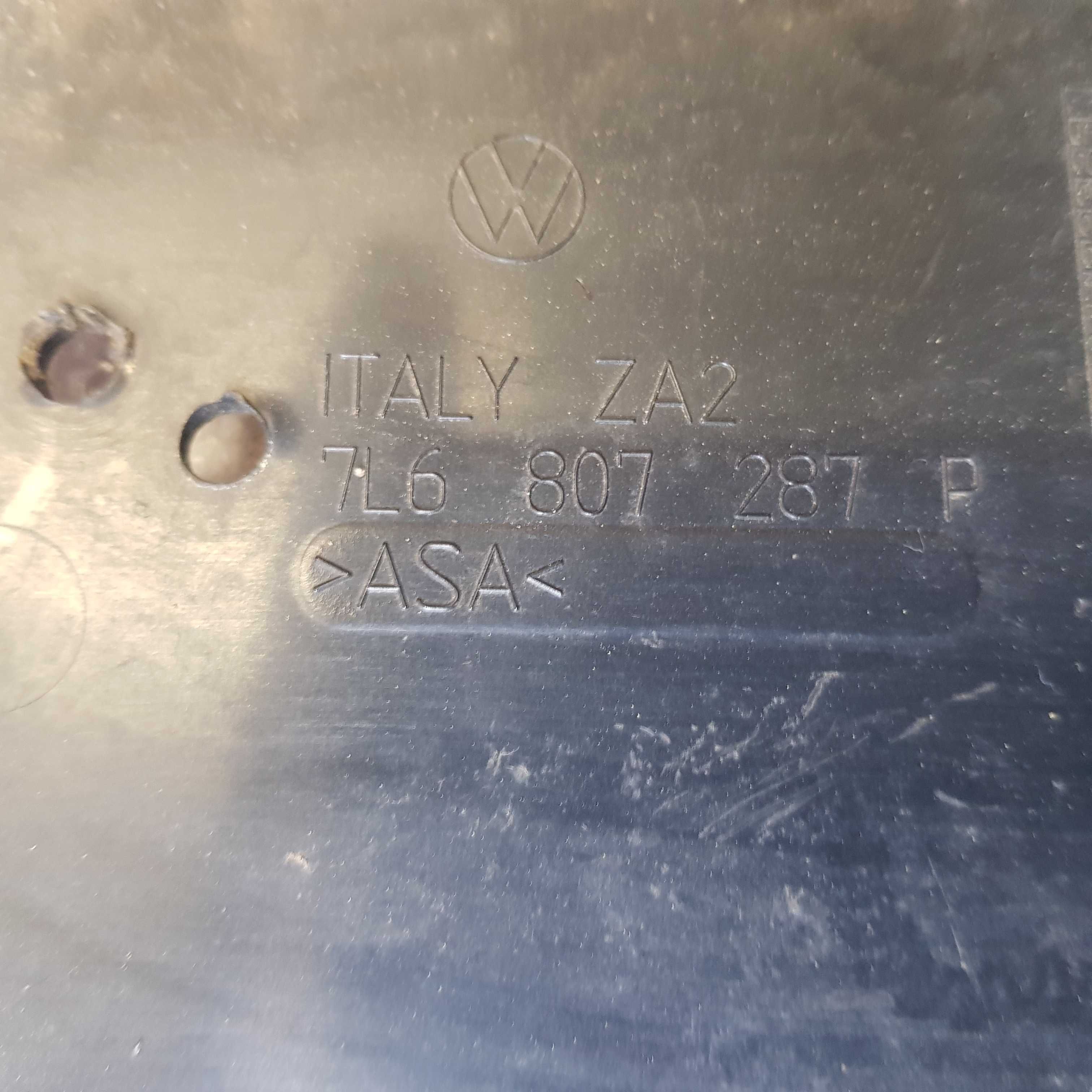 ramka tablicy rejestracyjnej VW Touareg 07-10 7L0