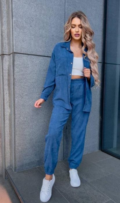 Костюм з мікровельвету