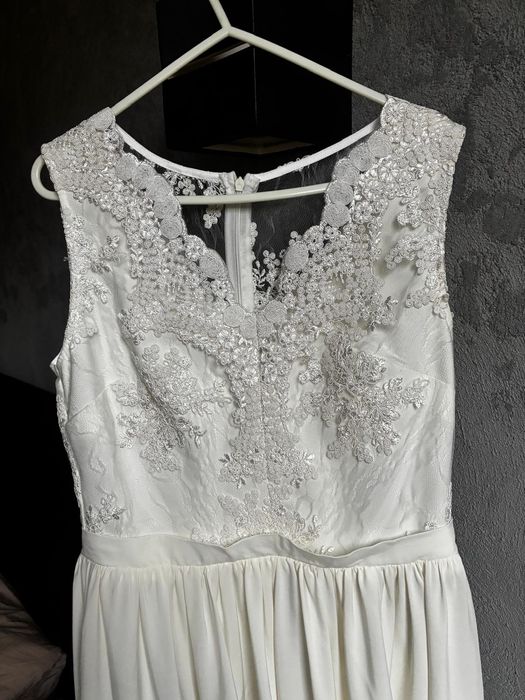 Sukienka ecru w rozmiarze 38