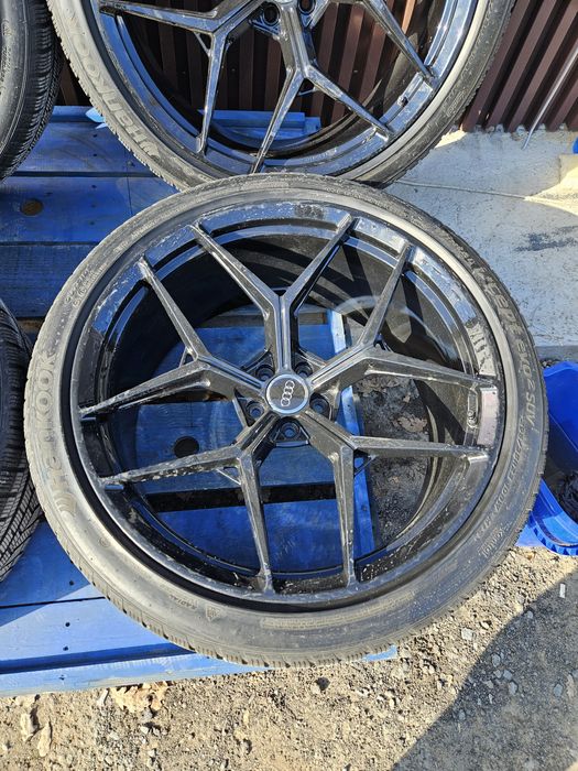 Goauto диски шини на Audi Q8 5/112 r23 et10 з гумою 295 35 r23 квітнев