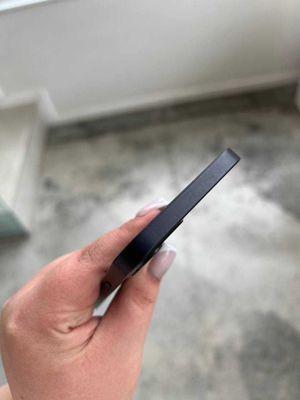 Б/У iPhone 12 128GB Black R-SIM - Акб 85%