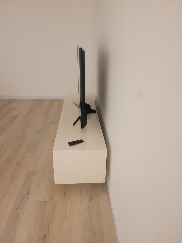 Móvel TV 1,80 x 0,45 (Ótimo Estado)