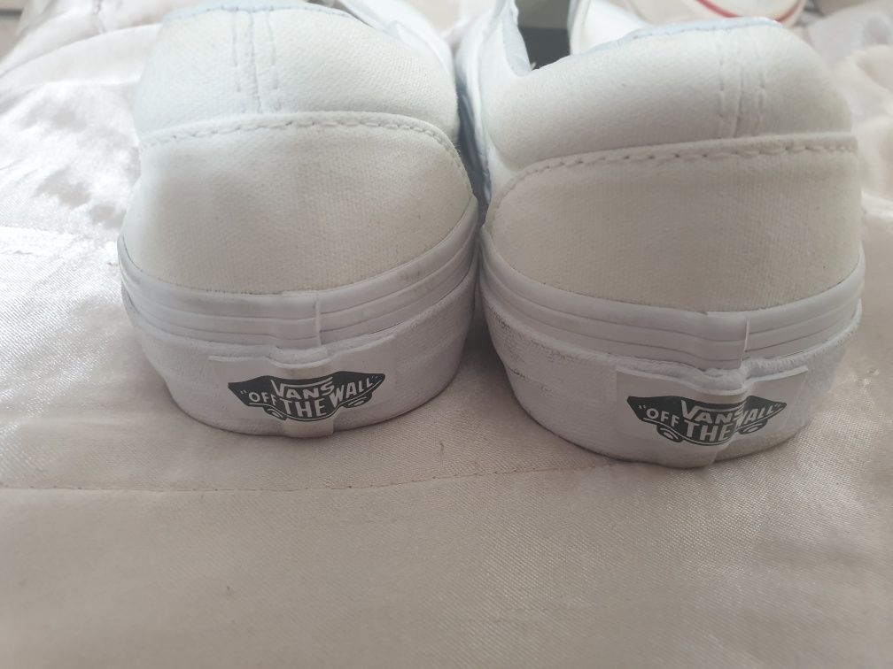 Biale trampki Vans r. 35