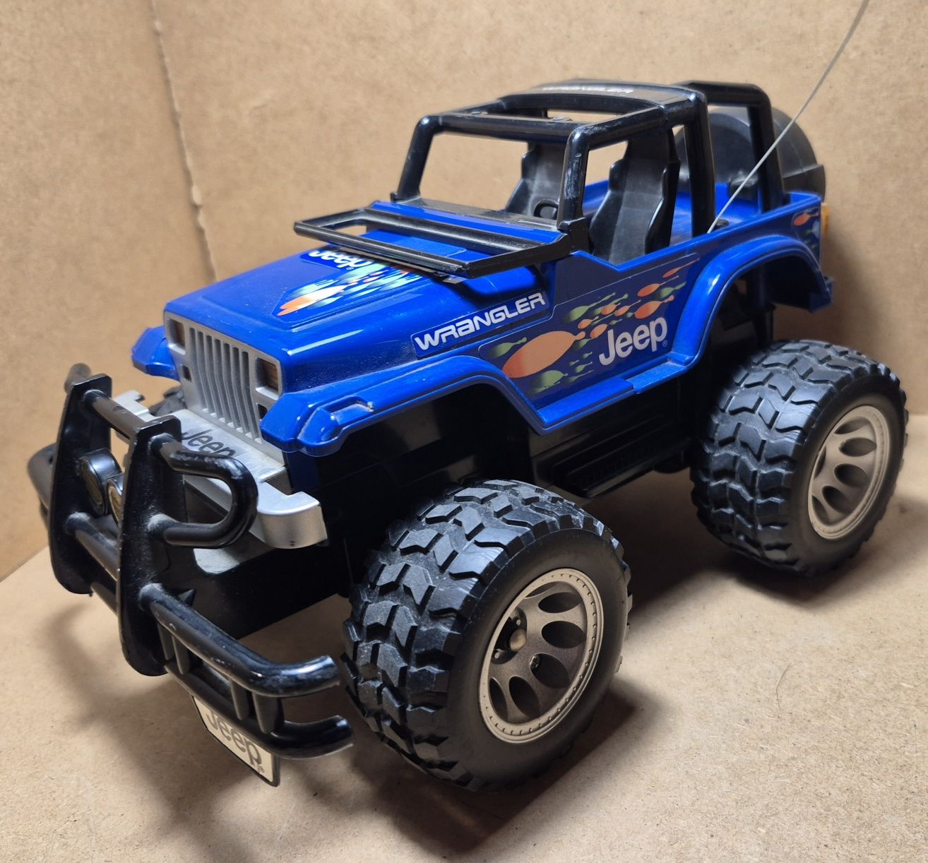 Model rc r/c nikko jeep wrangler