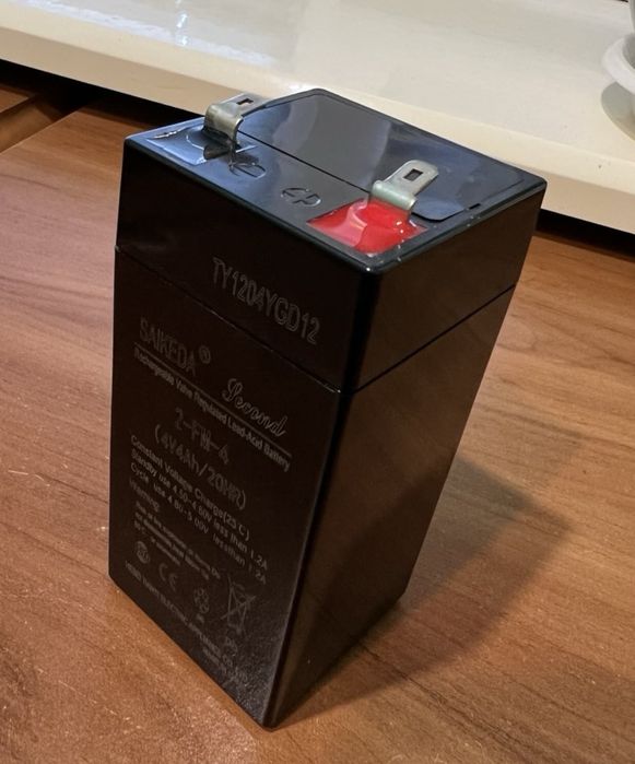 Продам акумулятор новий робочий 4 V,4A. Довжина 97мм ,ширина 47мм