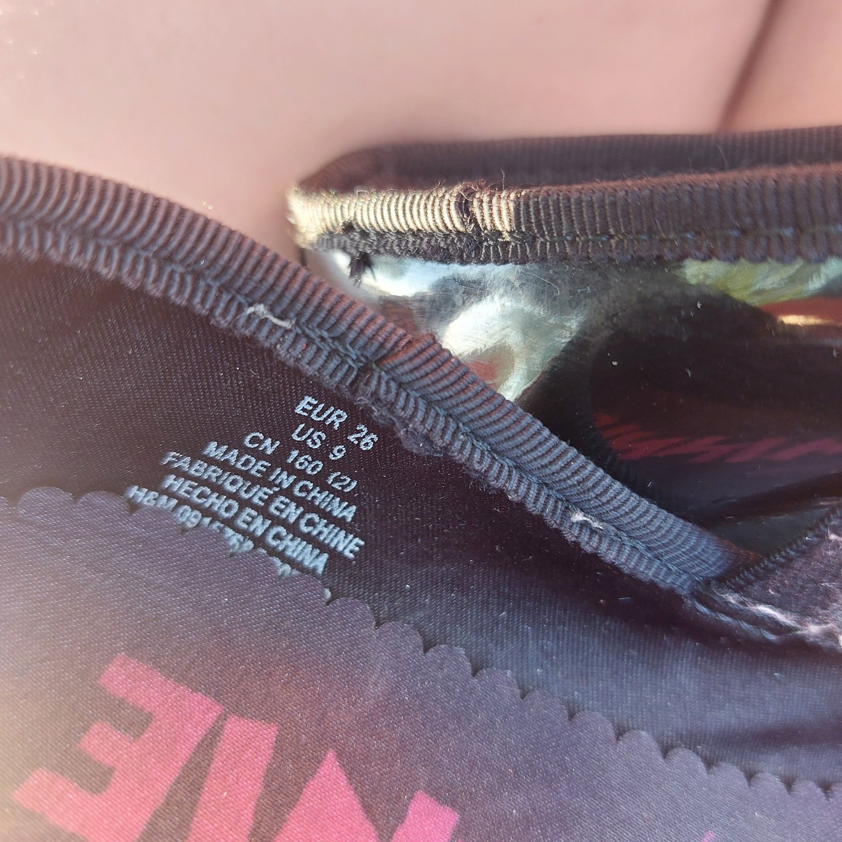 Lakierowane baleriny z myszką Minnie i kokardką H&M 26