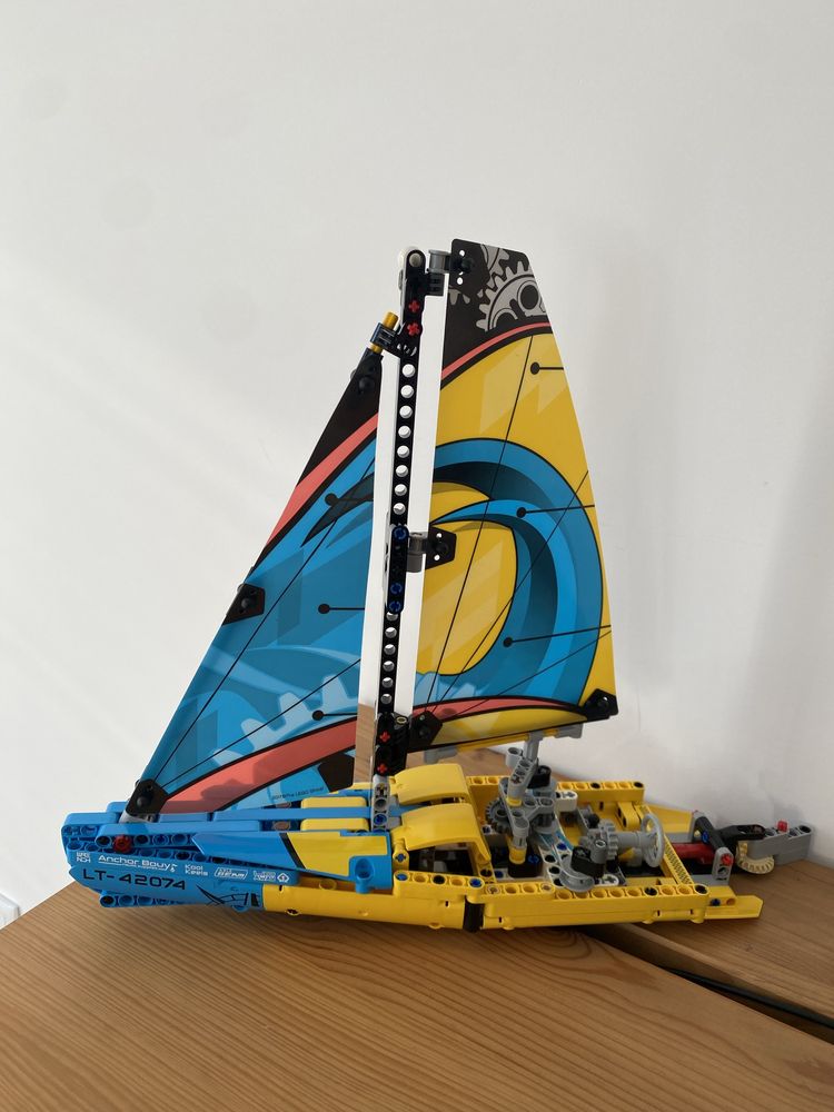 Lego 42074 Iate de competiçao